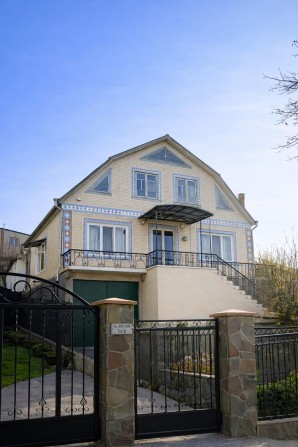 Продаж будиноку  під хостел або міні-готель,пансіонат Дубове - фото 1