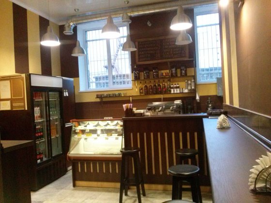 Кафе, бульвар Незалежності 14, вестибюль першого поверху офісного центру. Від власника. Бровары