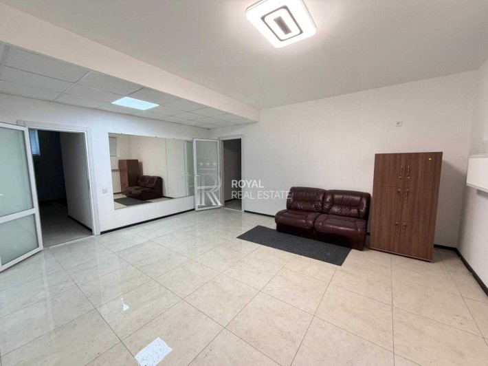 Продаж Комерційне Приміщення 8кім. 303м2 ЖК Вишневе Парковка Метро - фото 1