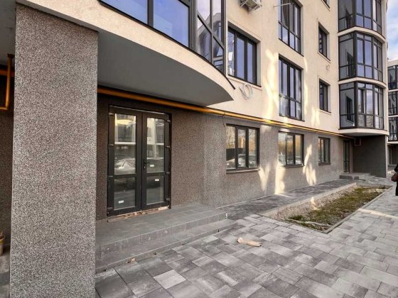 Комерція 90 м² | ЖК “Ібіс” Ірпінь | Фасад | Готова база під бізнес Ирпень