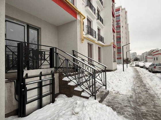 Продаж ФАСАДНОГО комерційного приміщення в районі вул. Довженка Івано-Франківськ