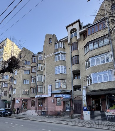 Продаж нежитлового приміщення у центрі міста - фото 1