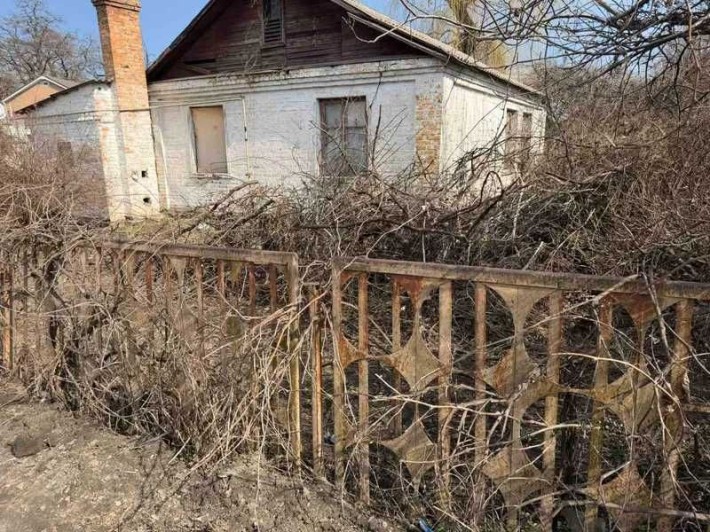 Нежитлові будівлі та споруди 100,4 кв. м, вул. Платухіна, 5 - фото 1