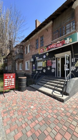 Продається нежитлове приміщення "магазин" в житловому будинку - фото 1