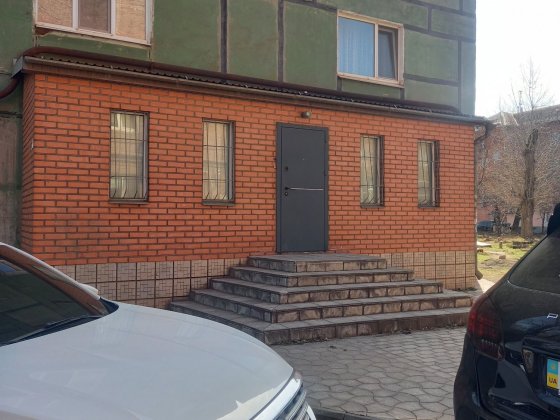 КОМЕРЧЕСКОЕ ПОМЕЩЕНИЕ 95 КВ  М в центре города пр. Университетский (бывший Гагарина) Кривий Ріг