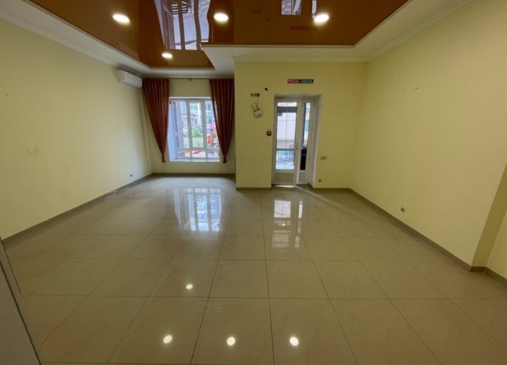 Продаж приміщення 50 м2 в районі парку Центральний - фото 1