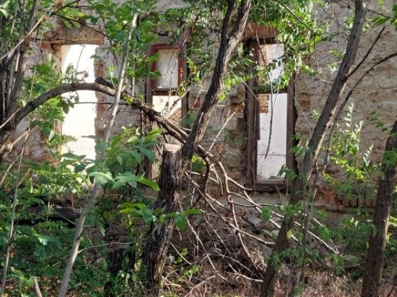 Продам пошкоджено  нерухоме майно під будивництво  нового об'єкту Кривой Рог