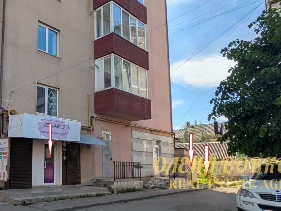 Центр! Комерційне приміщення 84.2 м2+1 сот. землі (Довга-Тичини) Івано-Франківськ