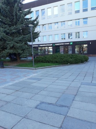 Торгове приміщення в центрі Рівне ( майдан Незалежності) з орендарями - готовий дохід - фото 1