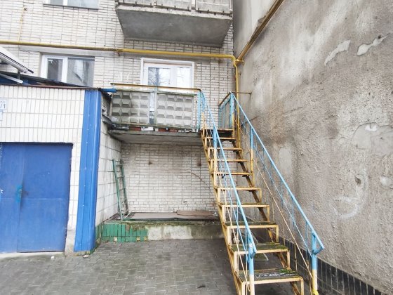 Продаж приміщення в Центрі, ОКРЕМИЙ вхід, 1 поверх