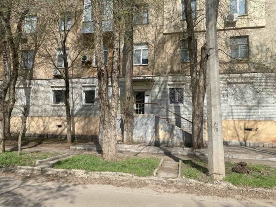 Продается 300кв .метров ( помещение под лбьой проект , отдельный вход Кривой Рог