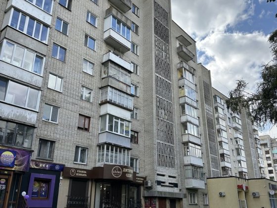 3 кім фасадна і кутова квартира під комерцію Рівне