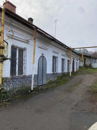 Нежитлові приміщенн першого поверху, площею 146,4 кв.м у м.Чернівці - фото 1