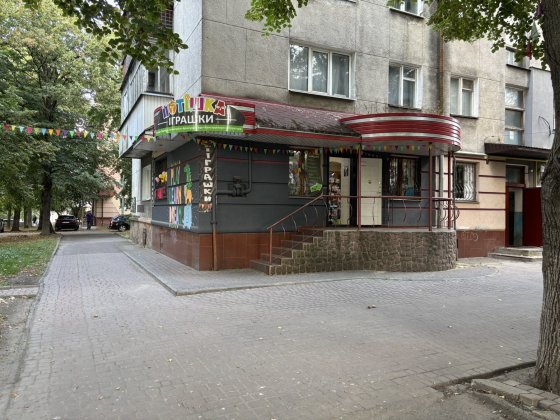 Продам комерційне приміщення по вул Генерала Безручка. Ровно