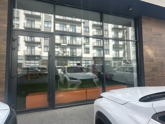 Продаж комерційного фасадного приміщення Боздош при дорозі з землею Ужгород