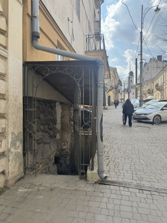 Продам нежитлове примішення вул. Шалом Алейхема Чернівці. - фото 1