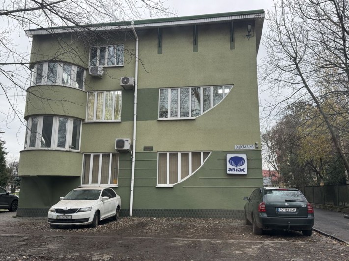 Продаж окремої будівлі під клініку / медцентр  / стоматологію в Ужгороді 395 м² + земля+ парковка дл - фото 1