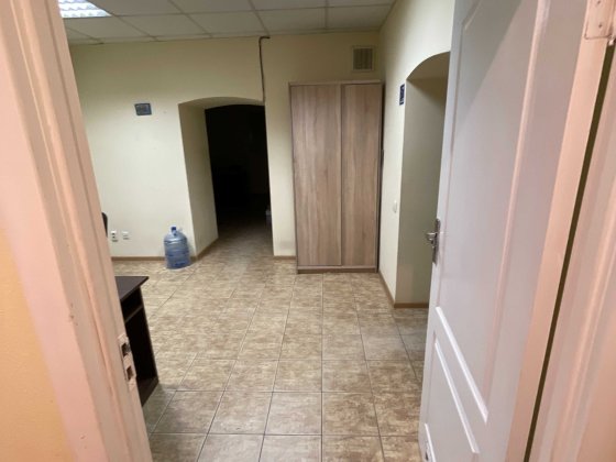 Продам офіс, 70 кв.м в центрі Чернівців Черновцы
