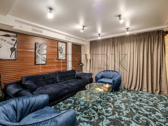 Продаж приміщення фасад Панаса Мирного 8 центр Печерськ Київ