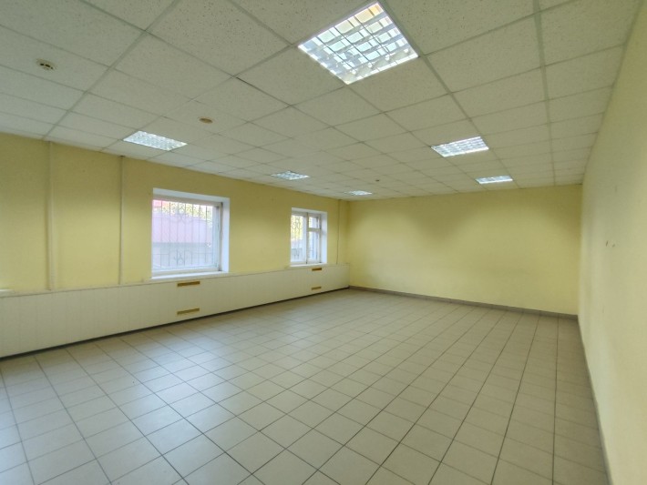 Продам приміщення центр вул Грушевського - Благовісна - фото 1