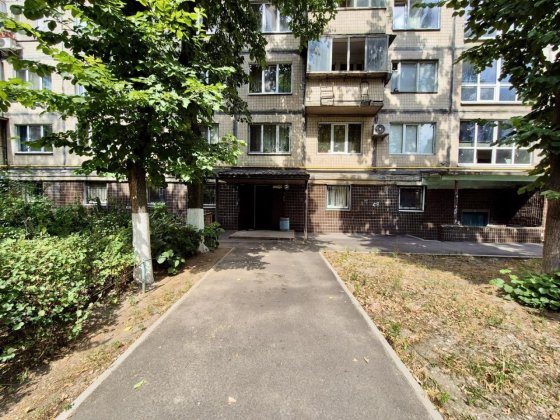 Продаж комерційного  приміщення вул.М.Руденка Святошинский р-йон бульв