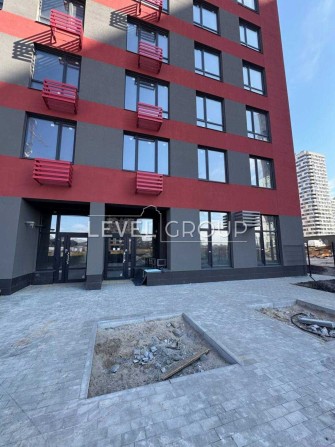 Фасадне приміщення в ЖК Варшавський 3, вул. О. Олеся 23А, 99 м - фото 1