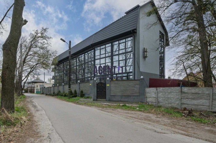 Продаж фасадного приміщення 1040 кв.м. Житомирська траса, поворот на Чайку. - фото 1
