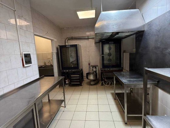Продам приміщення 102,4 кв м Глибочицька 40 Кухня цокольний поверх Київ