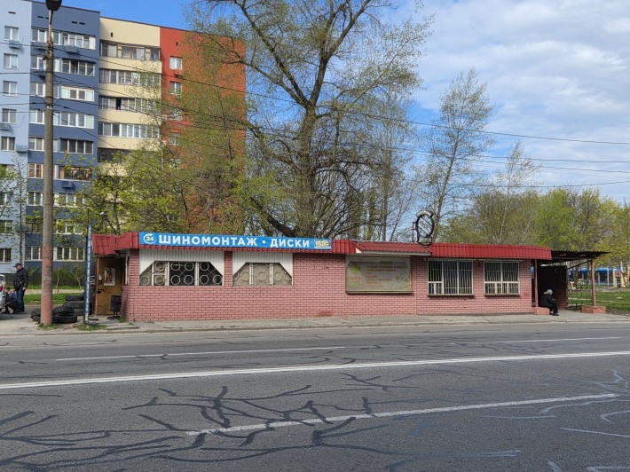 Продам помещение на остановке,  жм Парус. - фото 1