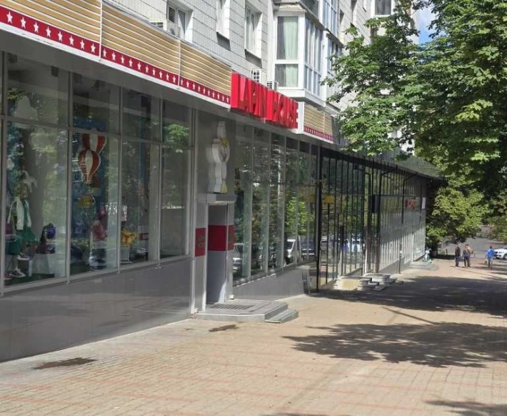 Продаж фасадних приміщень 1245 м², центр, б-р Лесі Українки - фото 1