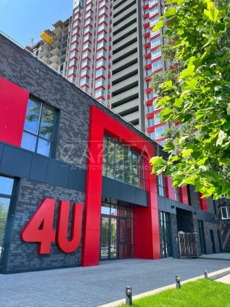 Продам унікальне фасадне комерційне приміщення ЖК 4U ТОП 57м - фото 1