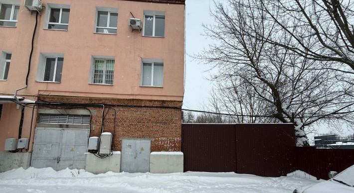 Продаж комерційного приміщення 113,9 м² у зручній локації під ремонт - фото 1