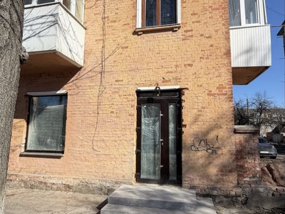 Продаж нежитлового фасадного приміщення на Вокзалі Житомир