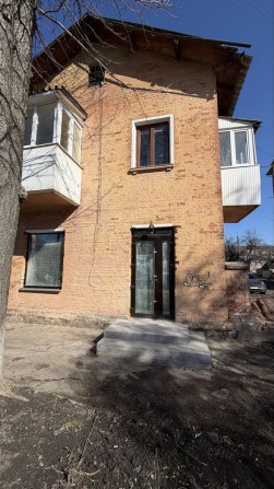 Продаж нежитлового фасадного приміщення на Вокзалі - фото 1