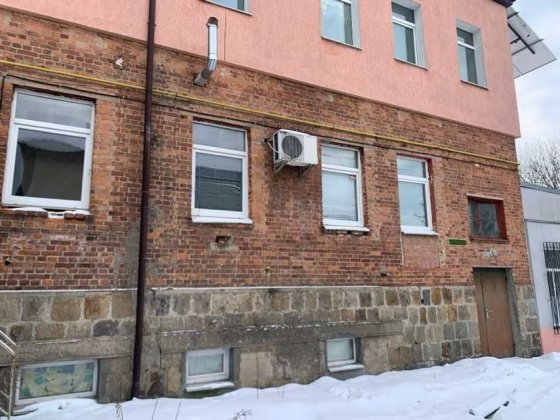 Комерційна нерухомість. Продам офіс. Перший поверх. Автономний .  Можлива оренда. Житомир