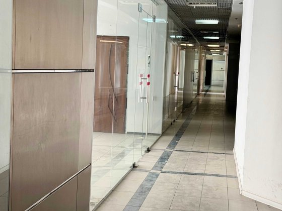 Продаж комерційного приміщення на вул. Велика Васильківська, 5 площа 561кв.м.