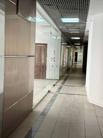 Продаж комерційного приміщення на вул. Велика Васильківська, 5 площа 561кв.м. - фото 1
