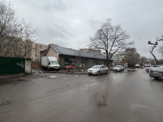 Продаж комплексу нежитлових приміщень 1709м2