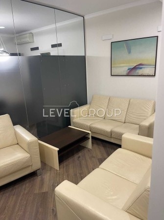 Пропонується до продажу офис з новим ремонтом  Тарасівська 36 - фото 1