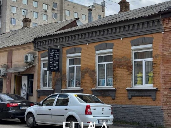 Продаж приміщення на два входи в центрі міста, площа - 115 кв. Кропивницкий