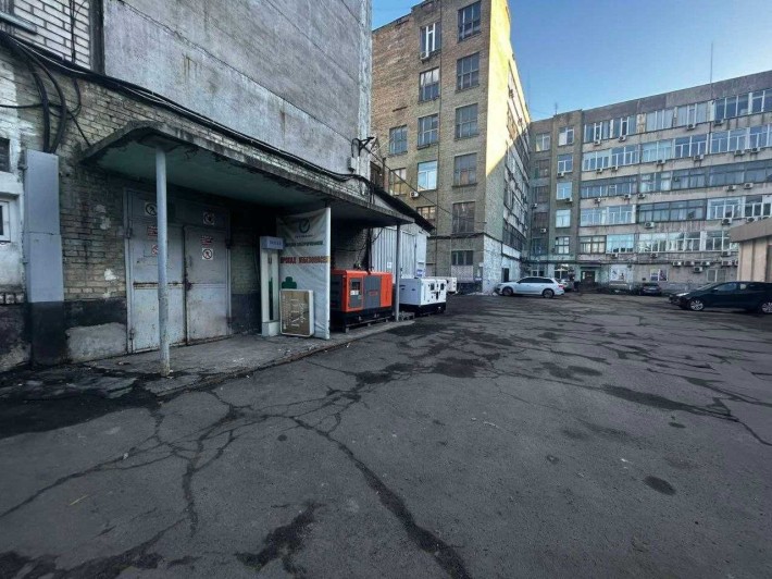 Метро Почайна приміщення окремий вхід - фото 1