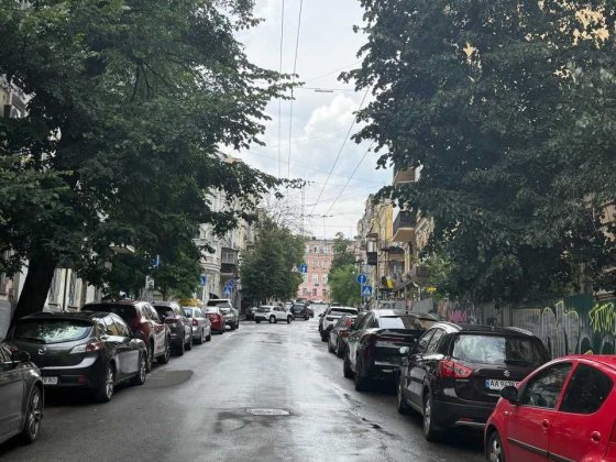 ТОП локація, Мала Житомирська 9, комплекс будівель Майдан Незалежності