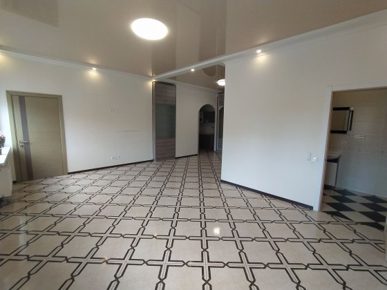 Продам офісне приміщення Жилянська 120б Київ