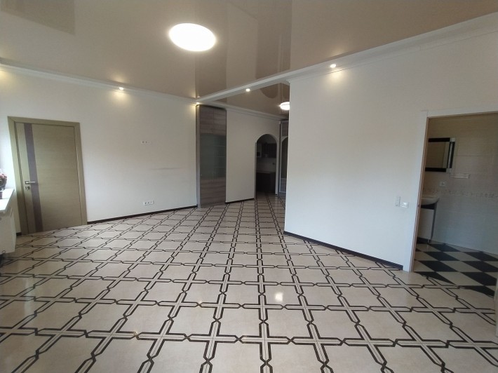 Продам офісне приміщення Жилянська 120б - фото 1