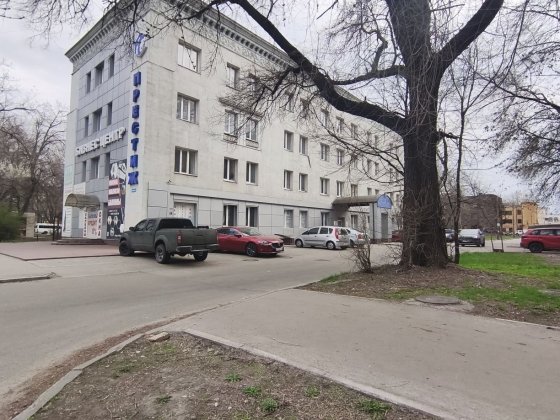 Продаж інвестиція окрема адмінбудівля про.Металургів Запоріжжя
