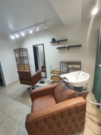 Продаж салону краси у центрі міста на Алеї троянд - фото 1