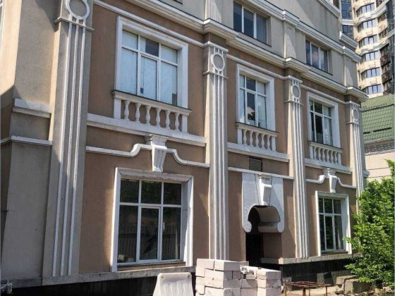 Продаж окремої будівлі вул Златоустівська 23а, 3941м2