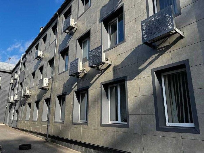 Продажа здания в Соломенском районе . Ул. Генерала Шаповала 10 - фото 1