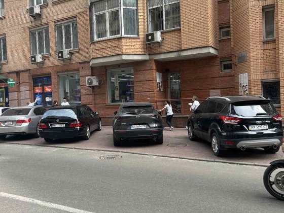 Продаж нежитлового приміщення 141 м2  Павлівська,17