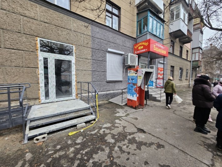Продажа фасадного помещения 8го марта 55м 85000$ - фото 1